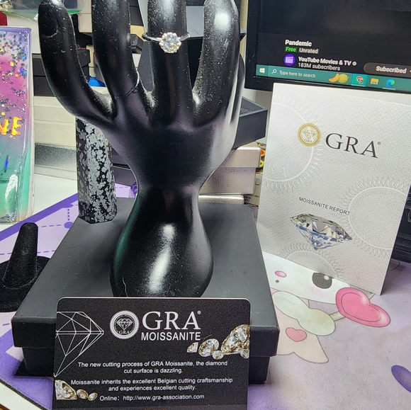 NWT Stunning 1ct Moissanite Engagement Ring w/Paperwork - Picture 7 of 17